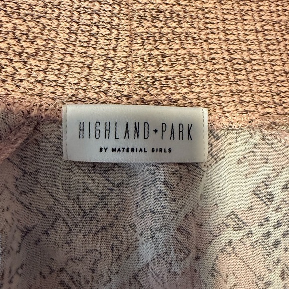 Highland Park Brown and Pink Boho Cape - Picture 7 of 8